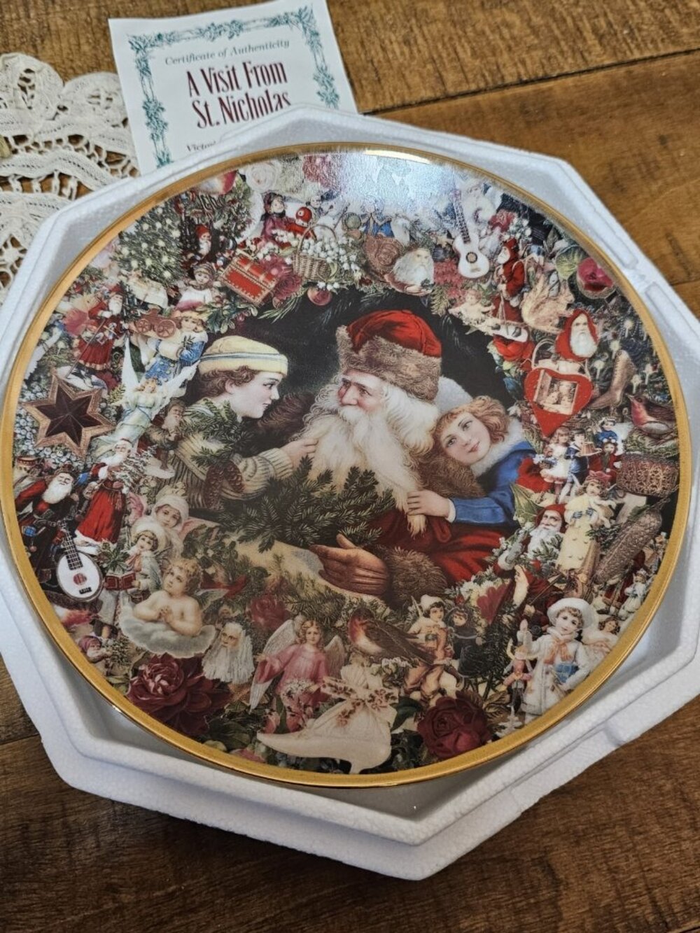 Vintage 1992 "A Visit From St Nicholas" Christmas Plate By Hamilton USA Made